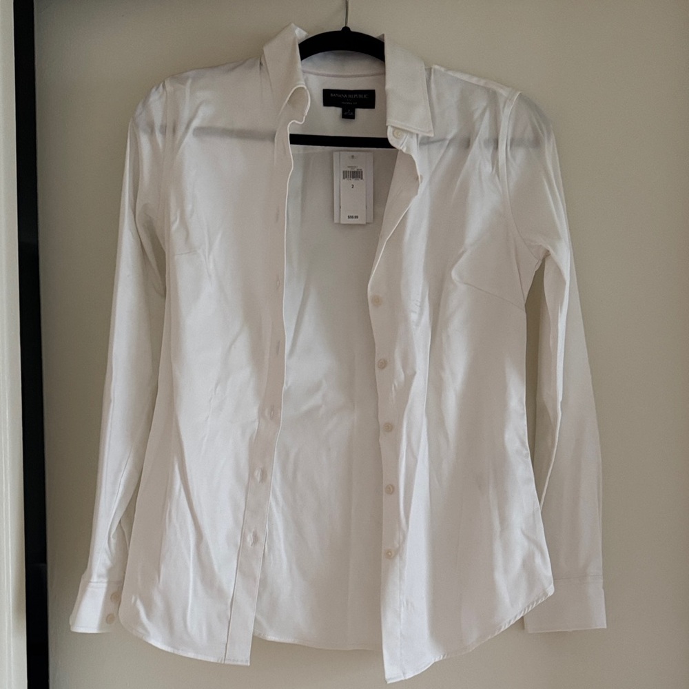 Banana Republic Classic White Button Down Shirt